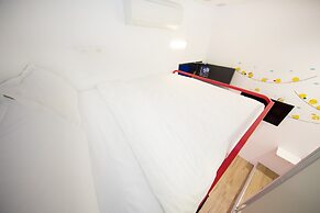 SleepBox Hotel - Ximen