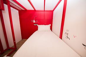 SleepBox Hotel - Ximen