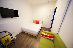 SleepBox Hotel - Ximen
