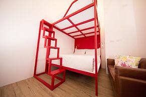 SleepBox Hotel - Ximen