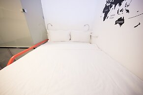 SleepBox Hotel - Ximen