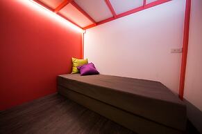 SleepBox Hotel - Ximen
