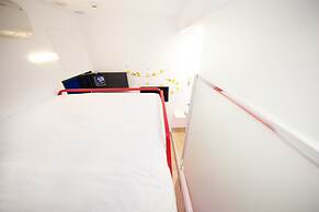 SleepBox Hotel - Ximen