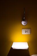 SleepBox Hotel - Ximen