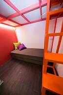 SleepBox Hotel - Ximen