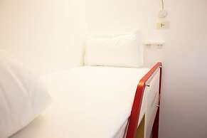 SleepBox Hotel - Ximen