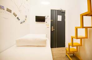 SleepBox Hotel - Ximen