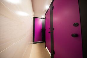 SleepBox Hotel - Ximen