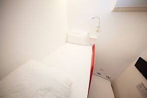 SleepBox Hotel - Ximen