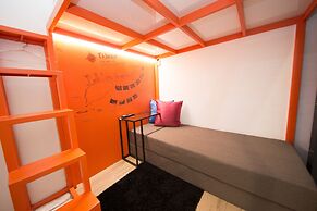 SleepBox Hotel - Ximen