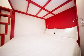 SleepBox Hotel - Ximen