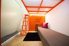 SleepBox Hotel - Ximen