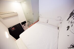SleepBox Hotel - Ximen