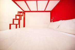 SleepBox Hotel - Ximen