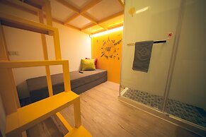 SleepBox Hotel - Ximen