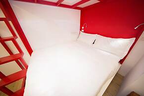 SleepBox Hotel - Ximen