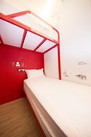 SleepBox Hotel - Ximen