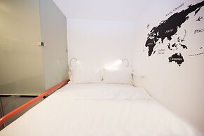 SleepBox Hotel - Ximen