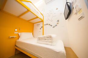 SleepBox Hotel - Ximen