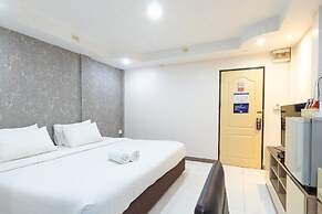 Bed by Tha-Pra Hotel and Apartment