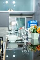 Bed by Tha-Pra Hotel and Apartment