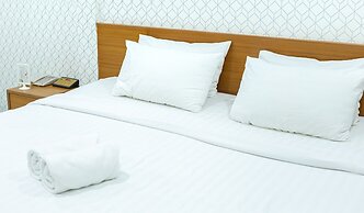 Bed by Tha-Pra Hotel and Apartment
