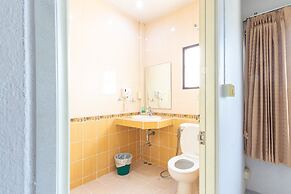 Bed by Tha-Pra Hotel and Apartment