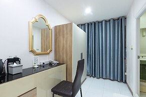 Bed by Tha-Pra Hotel and Apartment