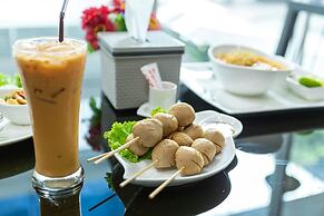 Bed by Tha-Pra Hotel and Apartment