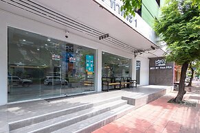 Bed by Tha-Pra Hotel and Apartment