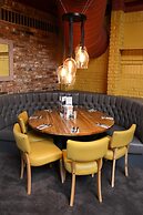 Premier Inn Chessington