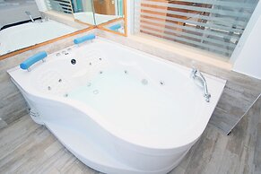 Nur Hotel