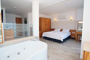 Nur Hotel