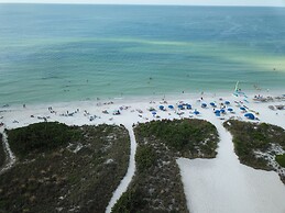 Twin Palms at Siesta