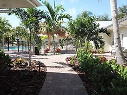 Twin Palms at Siesta