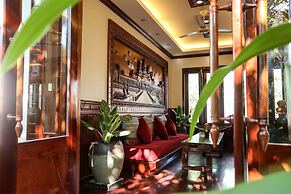 The Moon Residence & Spa