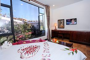 The Moon Residence & Spa