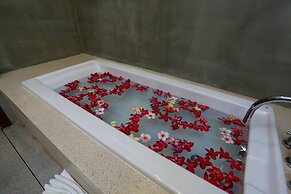 The Moon Residence & Spa