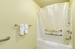 Cobblestone Inn & Suites - Ambridge