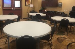 Cobblestone Hotel & Suites - Jefferson