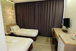 St. George’s Cathedral Pilgrim Guesthouse – Jerusalem