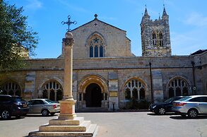St. George’s Cathedral Pilgrim Guesthouse – Jerusalem