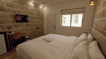 St. George’s Cathedral Pilgrim Guesthouse – Jerusalem