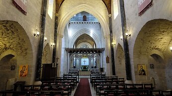 St. George’s Cathedral Pilgrim Guesthouse – Jerusalem