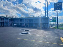 Super 7 Inn