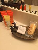 Elevate Rooms Harmony House B&B