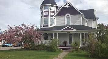 Elevate Rooms Harmony House B&B