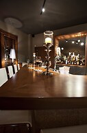 Le Pleasant Hôtel & Café