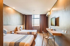 Madison 101 Hotel & Tower