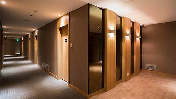 Madison 101 Hotel & Tower